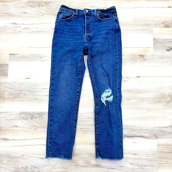 Levi’s Wedgie High Waist Straight Leg Jeans fray distressed hole in jeans Sz 30 - Picture 1 of 7